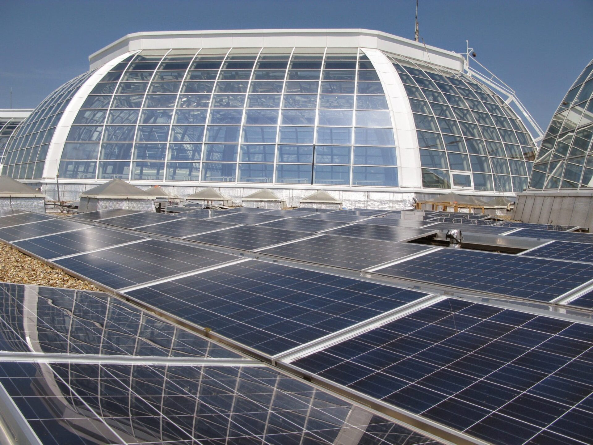 panneaux solaires, panneaux photovoltaïques, panneaux solaires hybrides